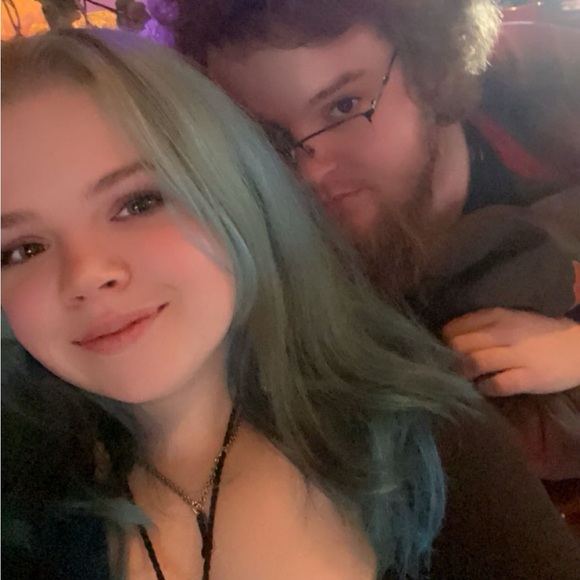 Meet your Posher, Anna - Picture 2 of 8